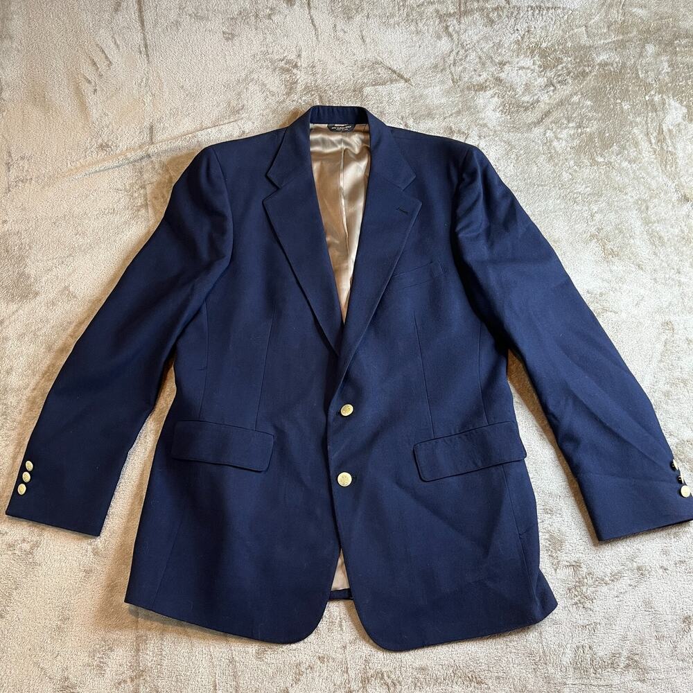Bill Blass Blazer Mens Solid Navy Blue Two Gold Buttons Wool. see measurements